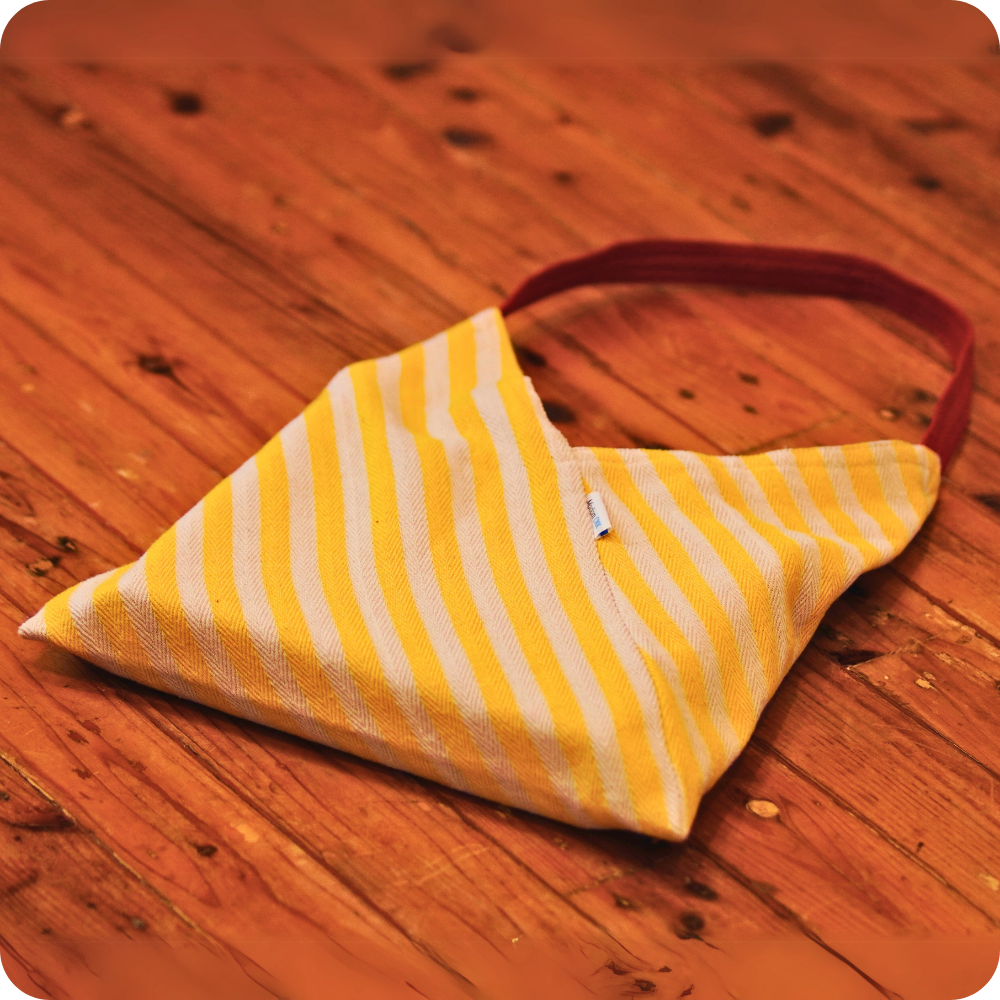 Buí-rak, Medium Shoulder Sling | Red Handle